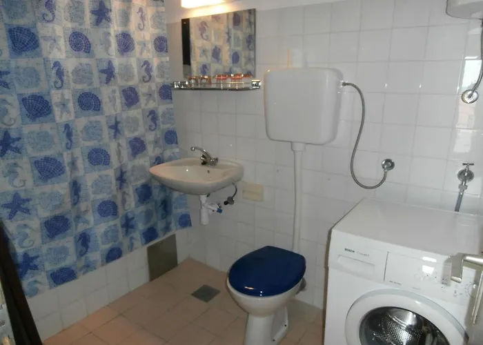 Mit Balkon Und Meerblick By Interhome Trogir